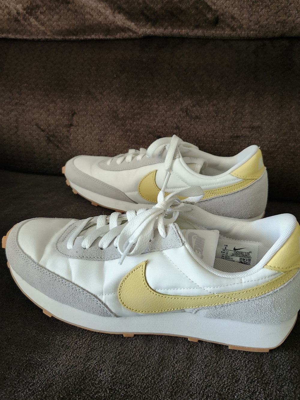 Nike Women's Daybreak Grey And Yellow Runner Sneakers
